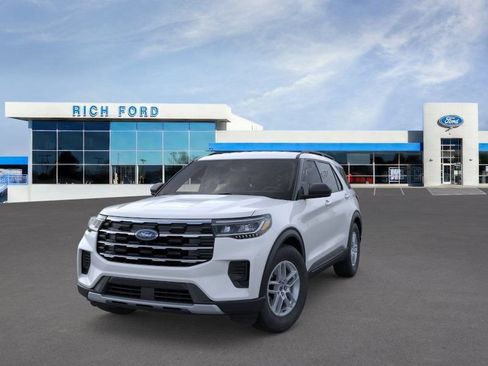 New 2026 Ford Explorer Active RWD image 2