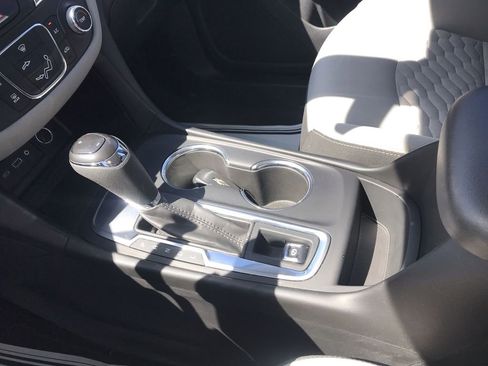 Used 2020 Chevrolet Equinox LS image 20