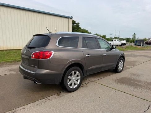 Used 2010 Buick Enclave CXL w/ Trailering Provision Package FWD image 3