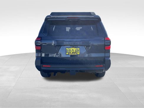 New 2026 Toyota 4Runner SR5 AWD/4WD image 5