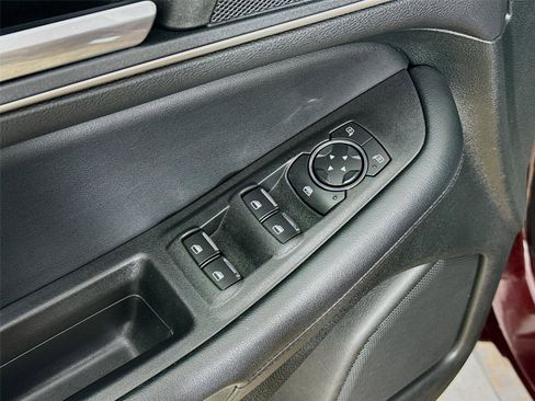 Used 2022 Ford Edge SEL w/ Convenience Package image 18