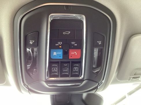 Certified 2023 Jeep Grand Cherokee Limited image 36