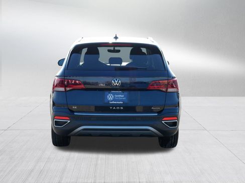 Used 2022 Volkswagen Taos SE w/ Panoramic Sunroof Package image 6