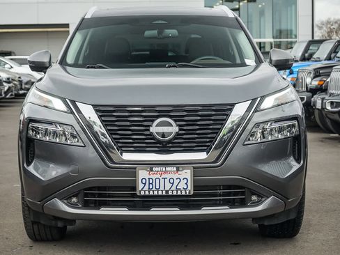 Used 2022 Nissan Rogue SL image 2