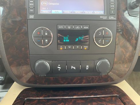 Used 2013 GMC Yukon Denali image 30