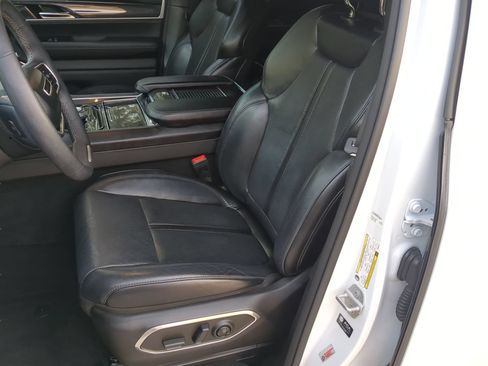 Used 2023 Jeep Wagoneer 4WD w/ Premium Group I image 58