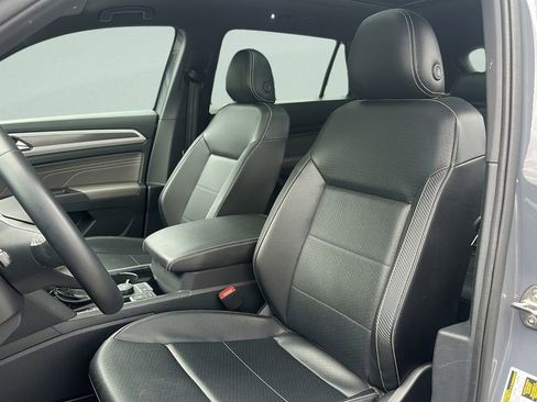Used 2022 Volkswagen Atlas Cross Sport SEL image 28