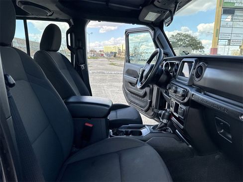 Used 2022 Jeep Wrangler Unlimited Sport image 31