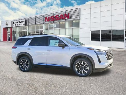 New 2026 Nissan Pathfinder Platinum image 3