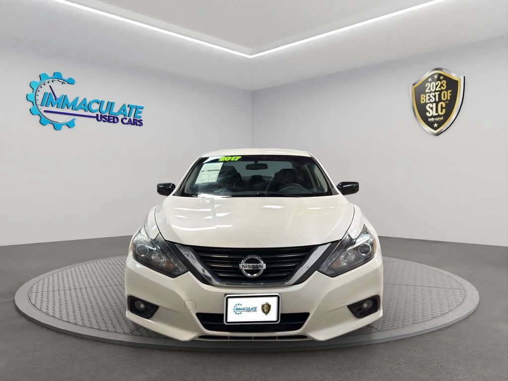 Used 2017 Nissan Altima 2.5 SR w/ Midnight Edition Package FWD image 8