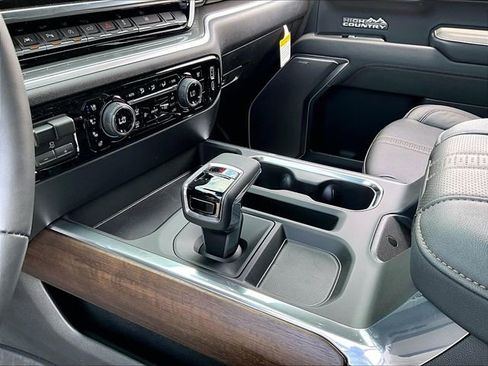 New 2026 Chevrolet Silverado 1500 High Country AWD/4WD image 13