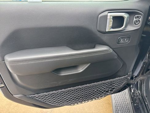 Used 2021 Jeep Wrangler Unlimited Sahara image 7