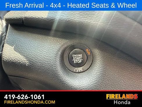 Used 2019 Jeep Cherokee Latitude Plus w/ Cold Weather Group AWD/4WD image 23