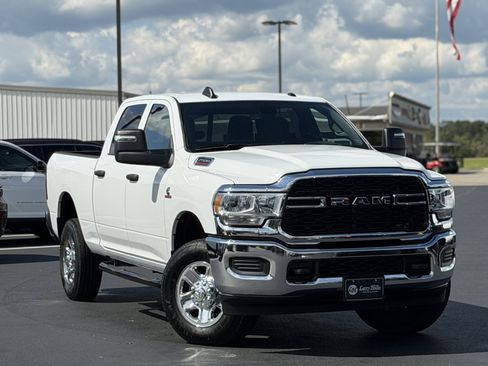 Used 2023 RAM 2500 Tradesman image 3