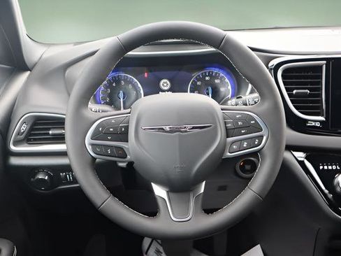 New 2026 Chrysler Voyager LX image 10