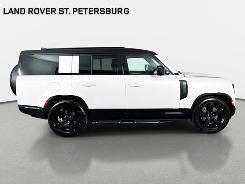 Used 2026 Land Rover Defender 130 X-Dynamic SE AWD/4WD image 4