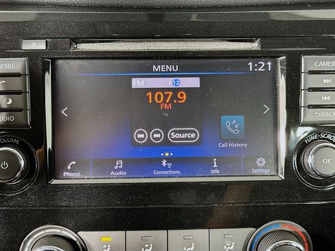 Used 2018 Nissan Rogue S FWD image 19
