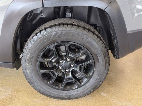 Used 2019 Jeep Cherokee Trailhawk w/ Comfort/Convenience Group image 58