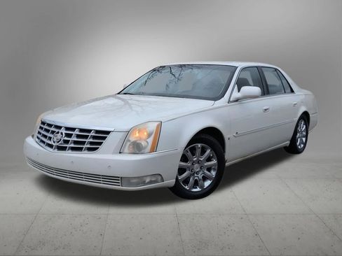 Used 2008 Cadillac DTS w/ Sun And Sound Package image 1
