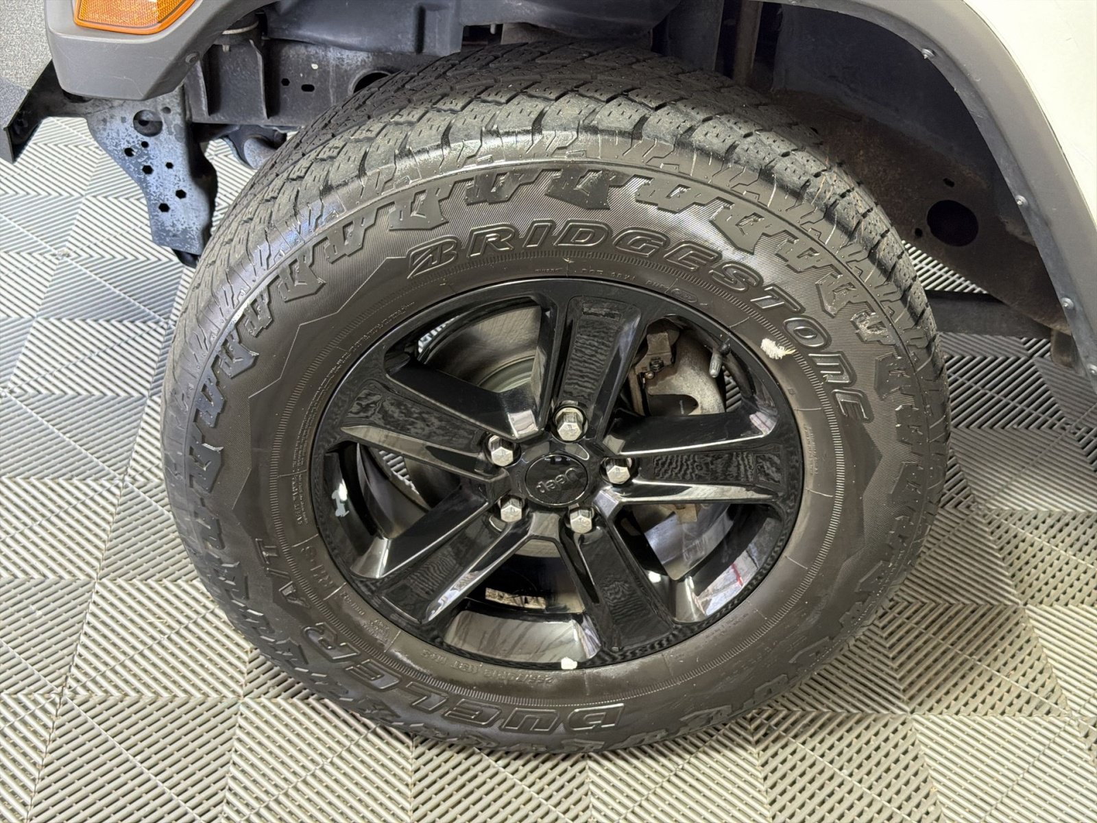 Used 2020 Jeep Gladiator Overland AWD/4WD image 12