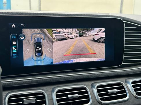 Used 2025 Mercedes-Benz GLE 450e 4MATIC image 23