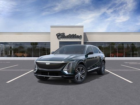 New 2026 Cadillac Lyriq Luxury AWD/4WD image 32