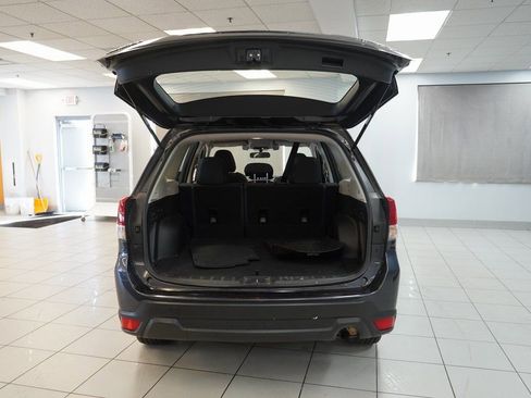 Used 2019 Subaru Forester Base 4D Sport Utility w/ Alloy Wheel Package image 9