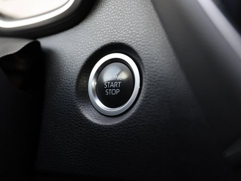 Used 2020 Toyota Corolla Hatchback image 27