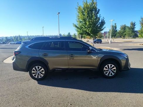 Certified 2025 Subaru Outback Premium w/ Popular Package #1A AWD/4WD image 2