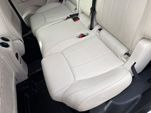 Used 2021 Mercedes-Benz GLB 250 4MATIC image 26