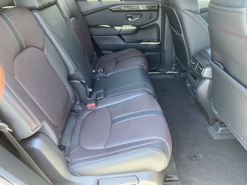 Certified 2025 Honda Pilot Black Edition image 12