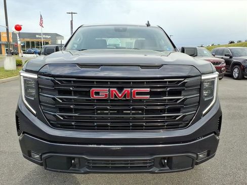 Used 2023 GMC Sierra 1500 Elevation AWD/4WD image 9