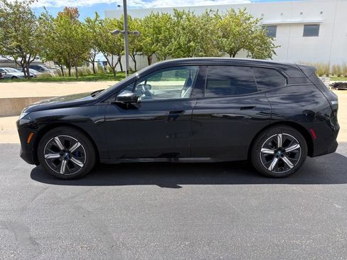 Used 2024 BMW iX xDrive50 w/ Sport Package AWD/4WD image 8