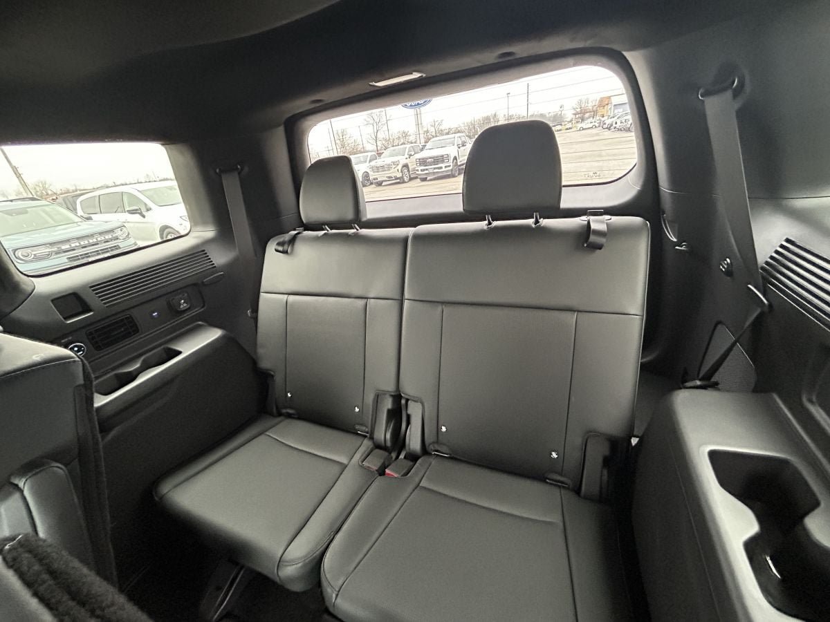 Used 2024 Hyundai Santa Fe Calligraphy AWD/4WD image 10