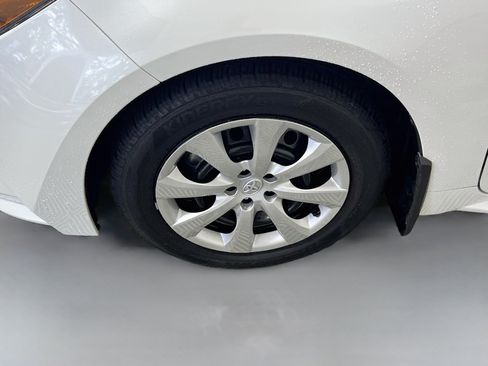 Used 2026 Toyota Corolla LE FWD image 14