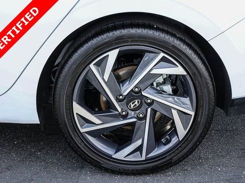 Certified 2025 Hyundai Elantra SEL FWD image 8
