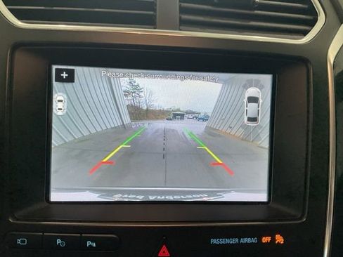 Used 2019 Ford Explorer Platinum image 19