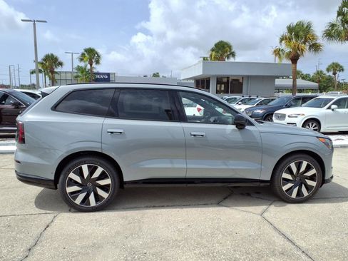 Used 2025 Volvo EX90 Ultra image 8