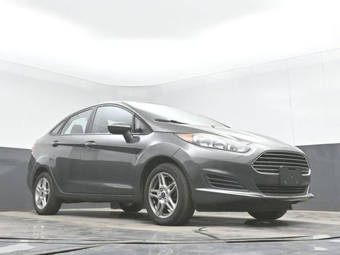 Used 2017 Ford Fiesta SE FWD image 26