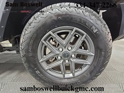 Used 2024 Jeep Wrangler Sport S image 44