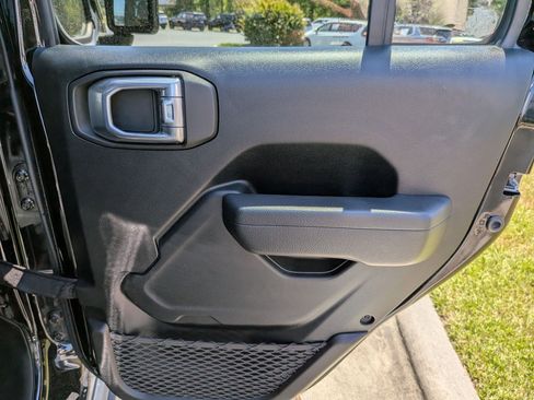 Used 2022 Jeep Gladiator Mojave AWD/4WD image 19
