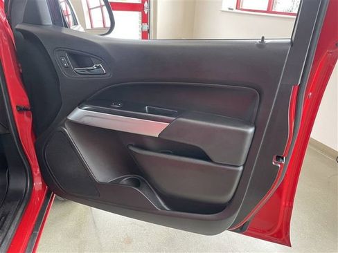 Used 2017 Chevrolet Colorado LT w/ LT Convenience Package AWD/4WD image 24