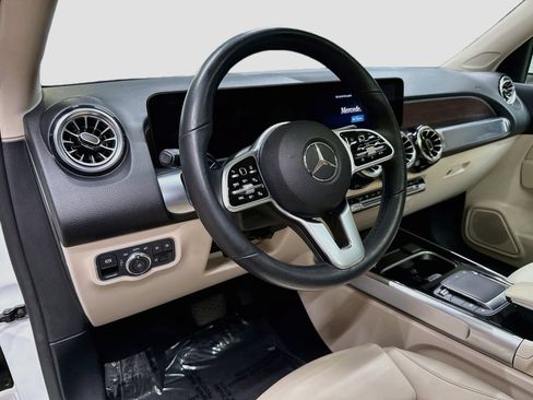 Used 2022 Mercedes-Benz GLB 250 4MATIC image 9