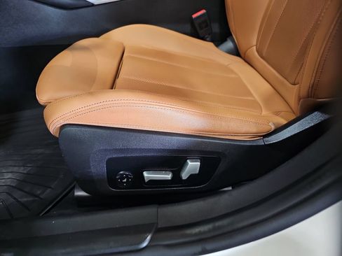 Used 2022 BMW 330e w/ Convenience Package RWD image 18