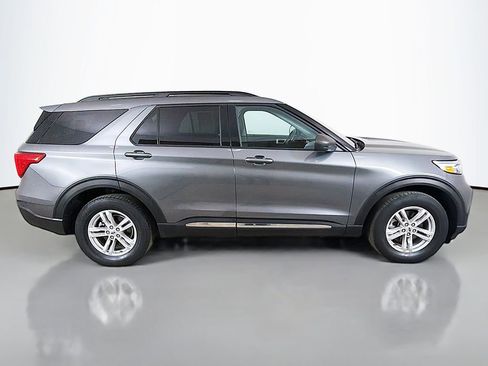 Used 2022 Ford Explorer XLT w/ Class IV Trailer Tow Package image 12