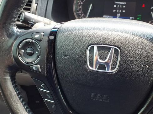 Used 2016 Honda Pilot Touring image 23