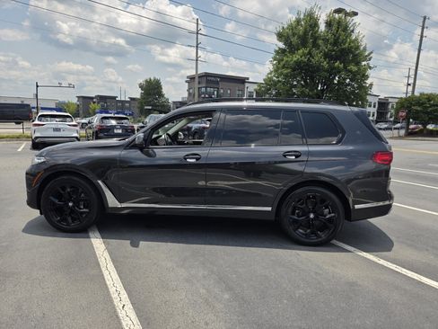 Used 2021 BMW X7 xDrive40i w/ Premium Package AWD/4WD image 9
