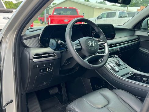 Used 2024 Hyundai Palisade Limited AWD/4WD image 13