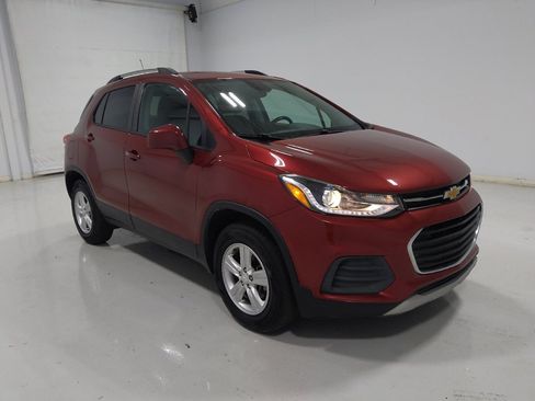 Used 2022 Chevrolet Trax LT w/ Driver Confidence Package AWD/4WD image 13