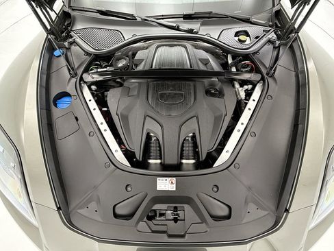 Used 2025 Porsche Panamera RWD image 28